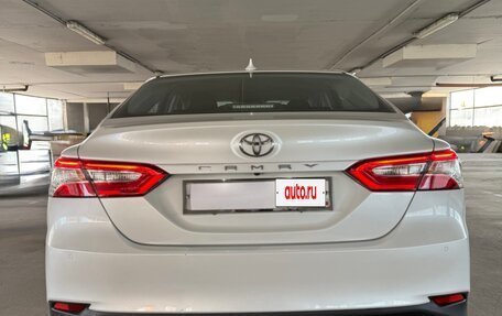 Toyota Camry, 2018 год, 3 100 000 рублей, 4 фотография
