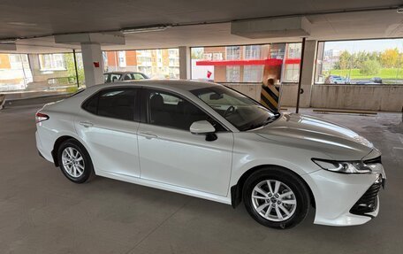 Toyota Camry, 2018 год, 3 100 000 рублей, 6 фотография