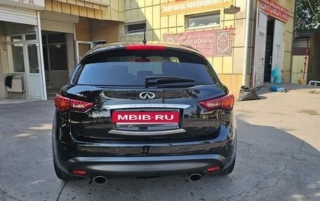 Infiniti QX70, 2015 год, 2 340 000 рублей, 2 фотография