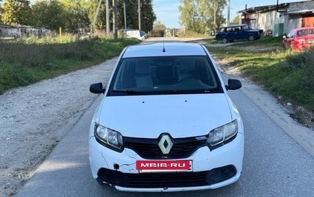 Renault Logan II, 2017 год, 330 000 рублей, 2 фотография