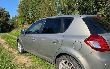 KIA cee'd I рестайлинг, 2010 год, 800 000 рублей, 2 фотография