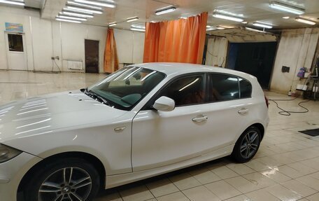 BMW 1 серия, 2009 год, 950 000 рублей, 3 фотография