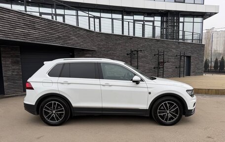 Volkswagen Tiguan II, 2017 год, 2 380 000 рублей, 3 фотография