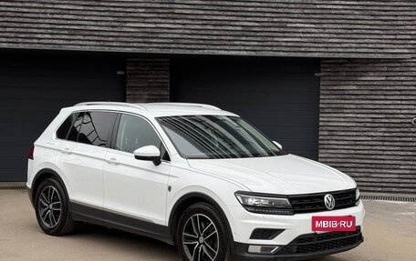 Volkswagen Tiguan II, 2017 год, 2 380 000 рублей, 2 фотография