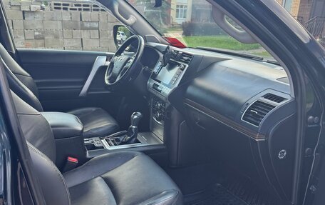 Toyota Land Cruiser Prado 150 рестайлинг 2, 2018 год, 4 500 000 рублей, 8 фотография