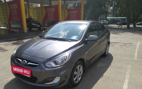 Hyundai Solaris II рестайлинг, 2012 год, 720 000 рублей, 3 фотография