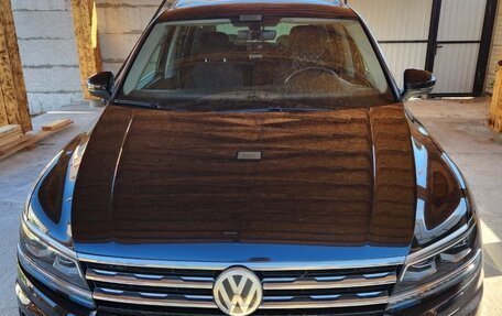 Volkswagen Tiguan II, 2018 год, 2 800 000 рублей, 3 фотография