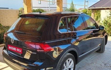 Volkswagen Tiguan II, 2018 год, 2 800 000 рублей, 6 фотография