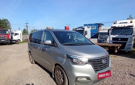 Hyundai H-1 II рестайлинг, 2018 год, 2 160 000 рублей, 3 фотография