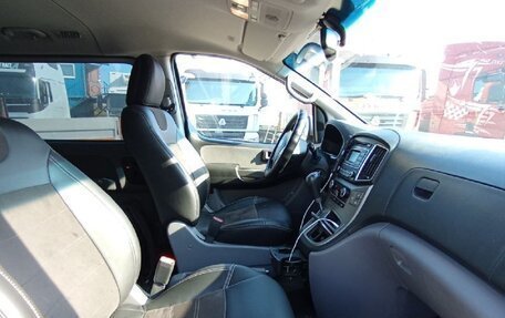 Hyundai H-1 II рестайлинг, 2018 год, 2 160 000 рублей, 10 фотография