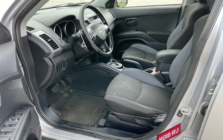 Mitsubishi Outlander III рестайлинг 3, 2011 год, 895 000 рублей, 5 фотография