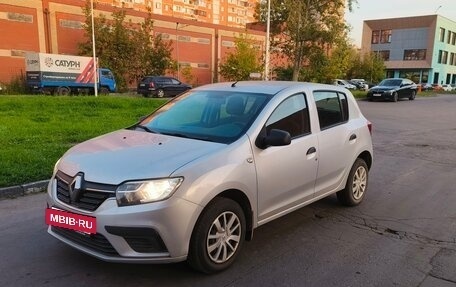 Renault Sandero II рестайлинг, 2019 год, 950 000 рублей, 2 фотография
