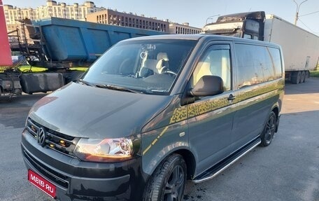 Volkswagen Caravelle T5, 2013 год, 1 950 000 рублей, 1 фотография