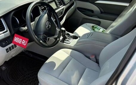 Toyota Highlander III, 2019 год, 2 920 000 рублей, 5 фотография
