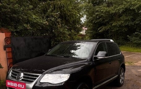 Volkswagen Touareg III, 2008 год, 1 970 000 рублей, 2 фотография