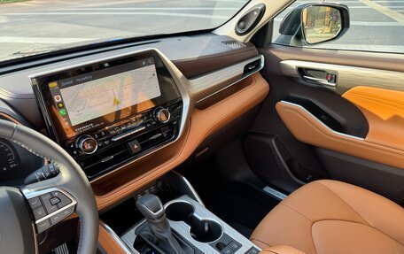 Toyota Highlander, 2025 год, 4 899 000 рублей, 17 фотография