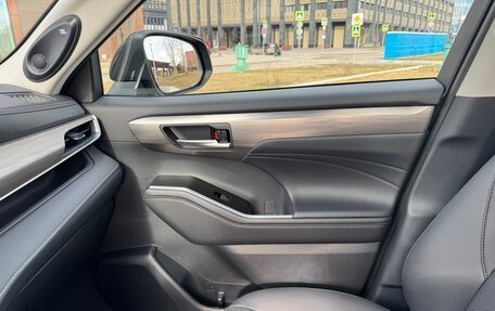 Toyota Highlander, 2025 год, 4 899 000 рублей, 24 фотография