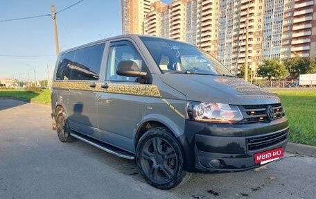 Volkswagen Caravelle T5, 2013 год, 1 950 000 рублей, 2 фотография