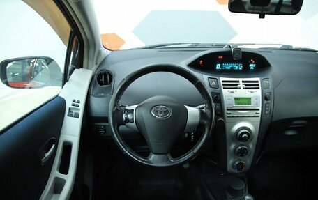 Toyota Yaris III рестайлинг, 2008 год, 470 000 рублей, 13 фотография