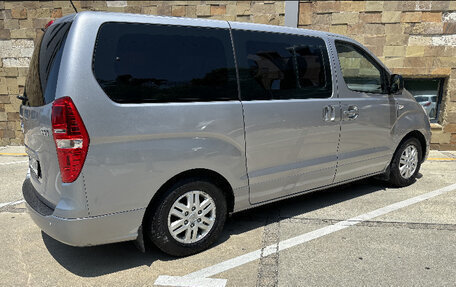 Hyundai H-1 II рестайлинг, 2016 год, 2 150 000 рублей, 4 фотография