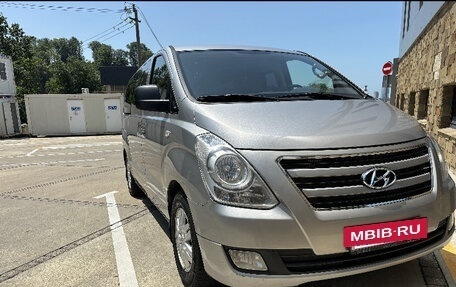 Hyundai H-1 II рестайлинг, 2016 год, 2 150 000 рублей, 2 фотография