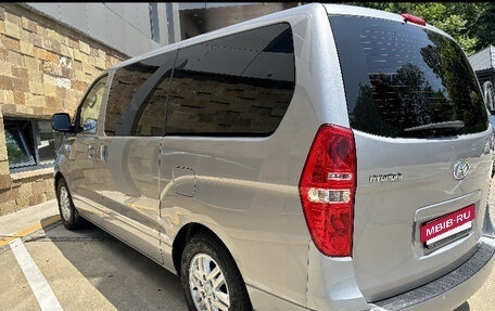 Hyundai H-1 II рестайлинг, 2016 год, 2 150 000 рублей, 5 фотография
