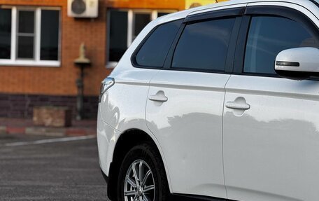 Mitsubishi Outlander III рестайлинг 3, 2013 год, 1 600 000 рублей, 9 фотография