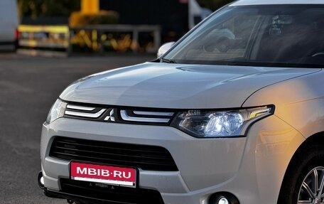 Mitsubishi Outlander III рестайлинг 3, 2013 год, 1 600 000 рублей, 5 фотография