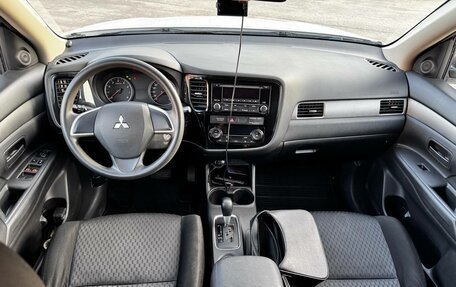 Mitsubishi Outlander III рестайлинг 3, 2013 год, 1 600 000 рублей, 21 фотография