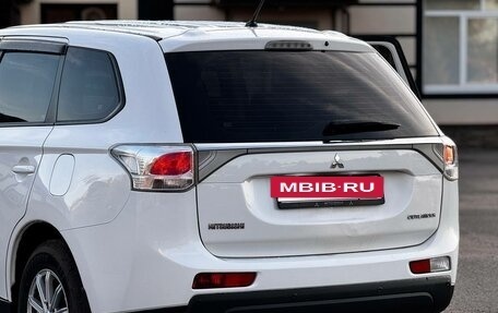 Mitsubishi Outlander III рестайлинг 3, 2013 год, 1 600 000 рублей, 17 фотография