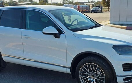 Volkswagen Touareg III, 2015 год, 2 800 000 рублей, 3 фотография