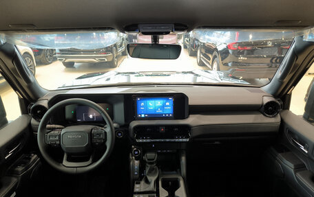 Toyota Land Cruiser Prado, 2024 год, 9 858 000 рублей, 14 фотография
