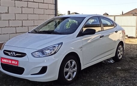 Hyundai Solaris II рестайлинг, 2013 год, 1 120 000 рублей, 1 фотография
