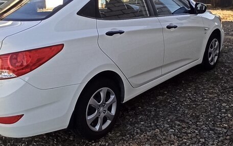 Hyundai Solaris II рестайлинг, 2013 год, 1 120 000 рублей, 4 фотография