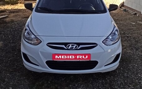 Hyundai Solaris II рестайлинг, 2013 год, 1 120 000 рублей, 2 фотография