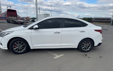 Hyundai Solaris II рестайлинг, 2021 год, 1 300 000 рублей, 9 фотография