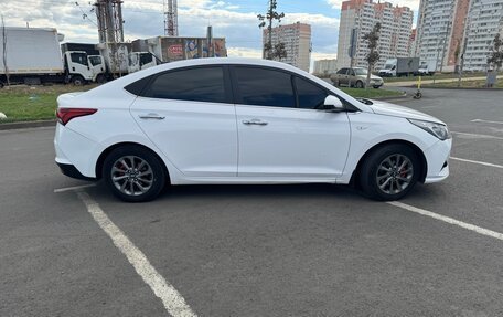 Hyundai Solaris II рестайлинг, 2021 год, 1 300 000 рублей, 15 фотография