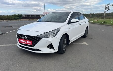 Hyundai Solaris II рестайлинг, 2021 год, 1 300 000 рублей, 2 фотография