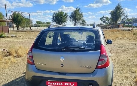 Renault Sandero I, 2013 год, 750 000 рублей, 2 фотография