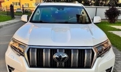 Toyota Land Cruiser Prado 150 рестайлинг 2, 2018 год, 4 500 000 рублей, 1 фотография
