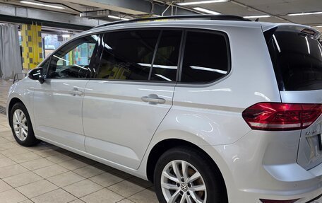 Volkswagen Touran III, 2019 год, 2 300 000 рублей, 7 фотография