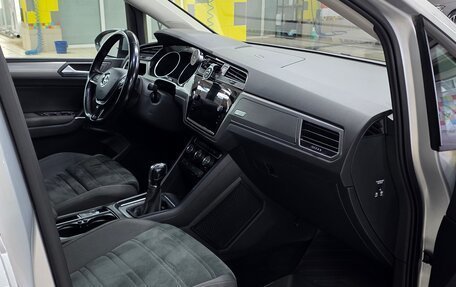 Volkswagen Touran III, 2019 год, 2 300 000 рублей, 10 фотография