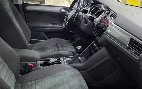Volkswagen Touran III, 2019 год, 2 300 000 рублей, 11 фотография