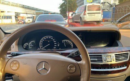 Mercedes-Benz S-Класс, 2005 год, 985 000 рублей, 3 фотография