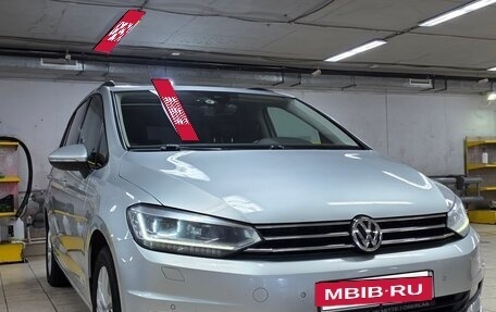 Volkswagen Touran III, 2019 год, 2 300 000 рублей, 5 фотография