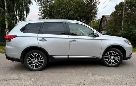 Mitsubishi Outlander III рестайлинг 3, 2018 год, 2 229 000 рублей, 9 фотография