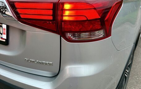Mitsubishi Outlander III рестайлинг 3, 2018 год, 2 229 000 рублей, 11 фотография