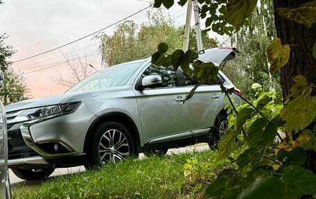 Mitsubishi Outlander III рестайлинг 3, 2018 год, 2 229 000 рублей, 18 фотография