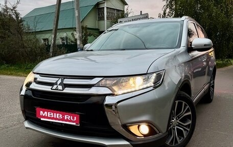Mitsubishi Outlander III рестайлинг 3, 2018 год, 2 229 000 рублей, 2 фотография