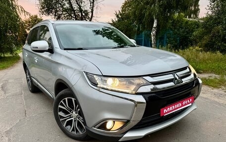Mitsubishi Outlander III рестайлинг 3, 2018 год, 2 229 000 рублей, 13 фотография